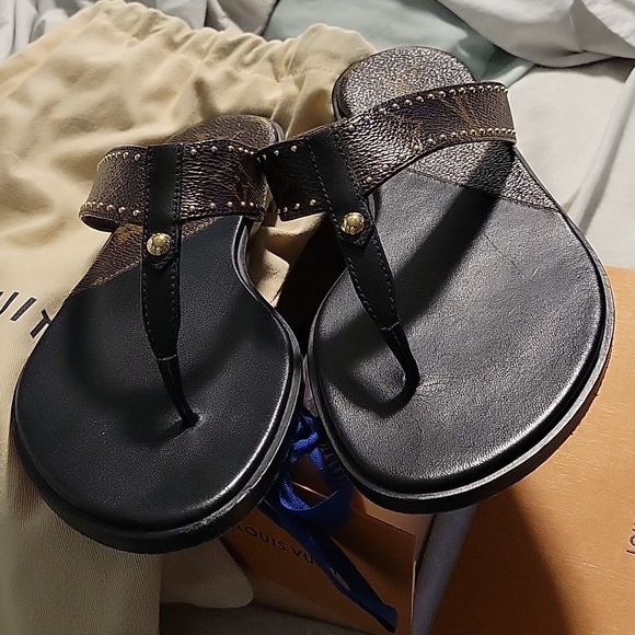 Louis Vuitton sunny flat thong sandal, 100% authentic size 7 1/2 - Picture 2 of 8